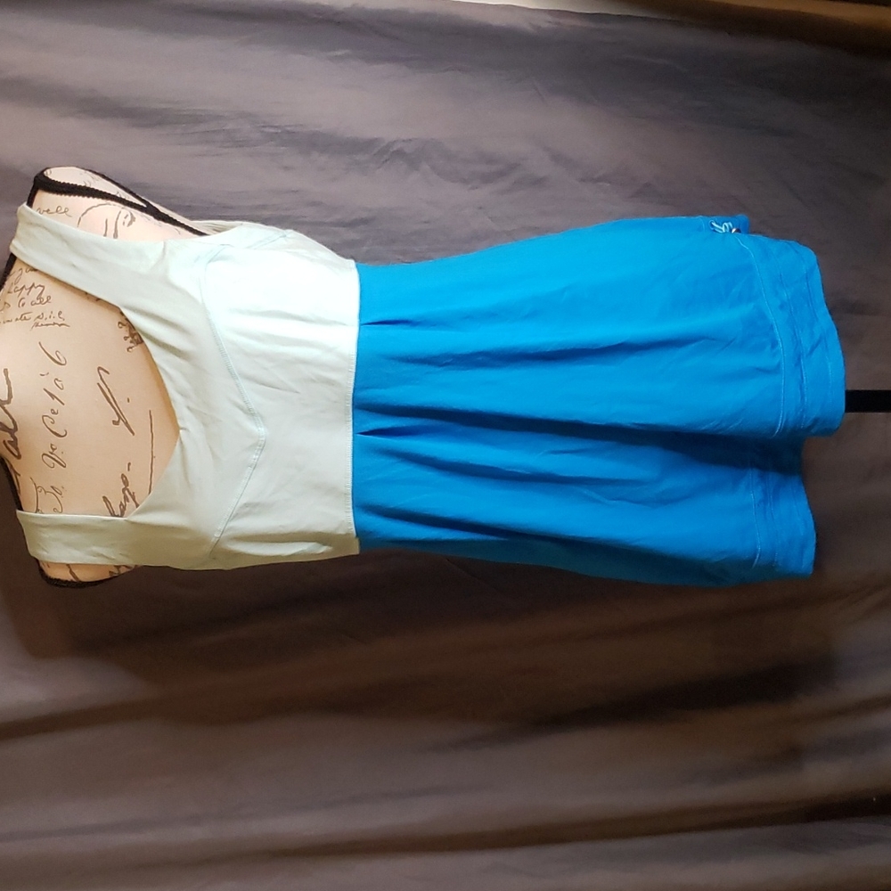 Lululemon blue tanktop size 12